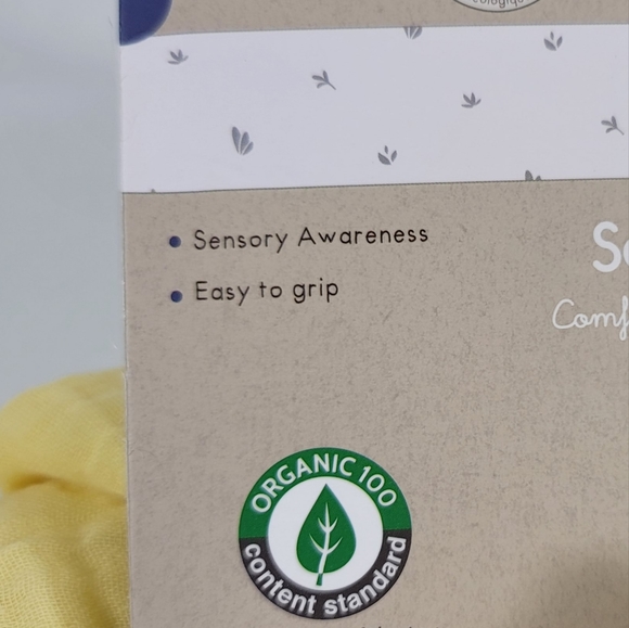 Tikiri Giraffe Lovey Security Blanket With Teether - Picture 4 of 10